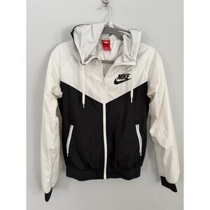 Nike Windrunner Jacket, size M